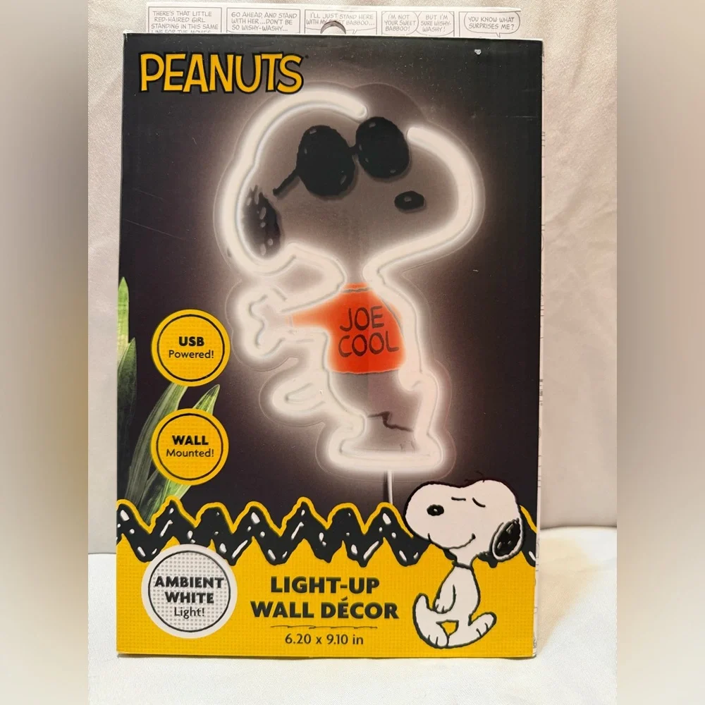 Peanuts Snoopy Light-Up Wall Decor